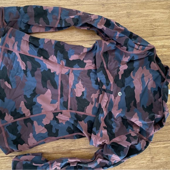 Lululemon zipup size 6 NWOT - Picture 4 of 4